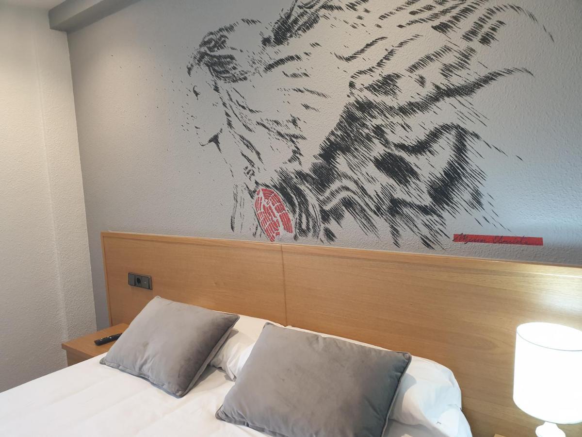 Hotel Arts - Gasteiz Centro Віторія-Гастейс Екстер'єр фото
